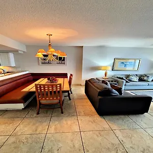 2 Bedroom Direct Oceanfront Wyndham Ocean Walk - Daytona Funland 2226 Apartment Daytona Beach